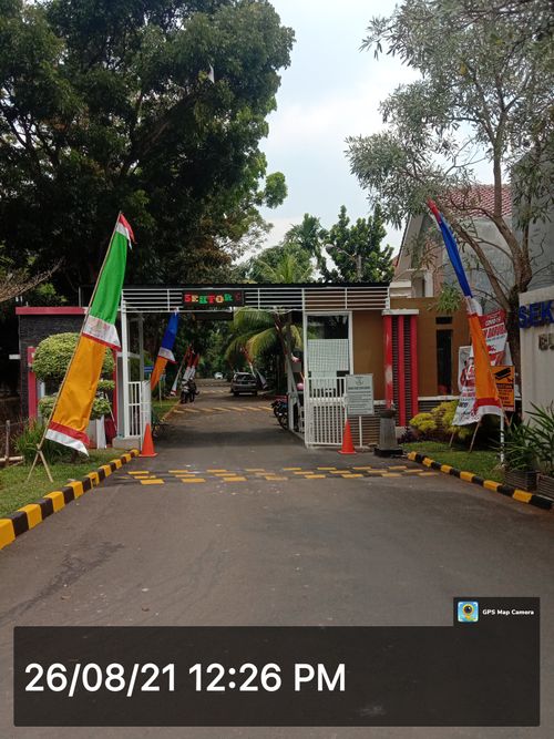 foto gerbang perumahan CLUSTER NAPOLI @6 VILLAGE