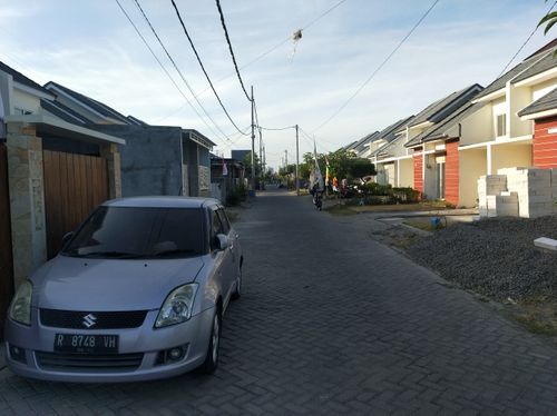 foto posisi tengah perumahan TAMAN PONDOK LEGI / PT. KARYA MAKMUR