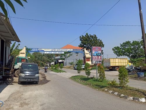 foto gerbang perumahan Perumnas Samesta Griya Jetis Permai
