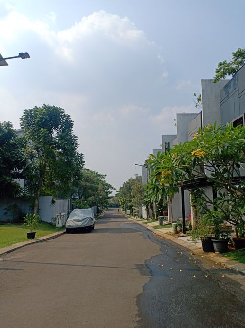 foto posisi tengah perumahan THE UPPERHOUSE RESIDENCE