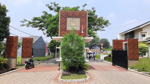 foto gerbang perumahan PADMA SERPONG