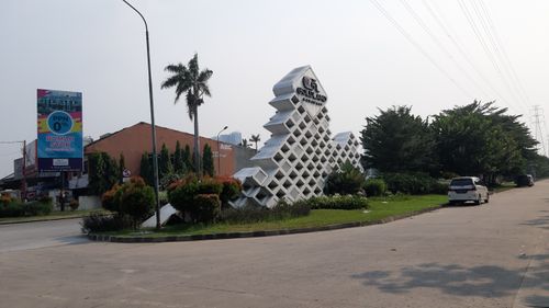 foto gerbang perumahan PT. BINA SARANA MEKAR