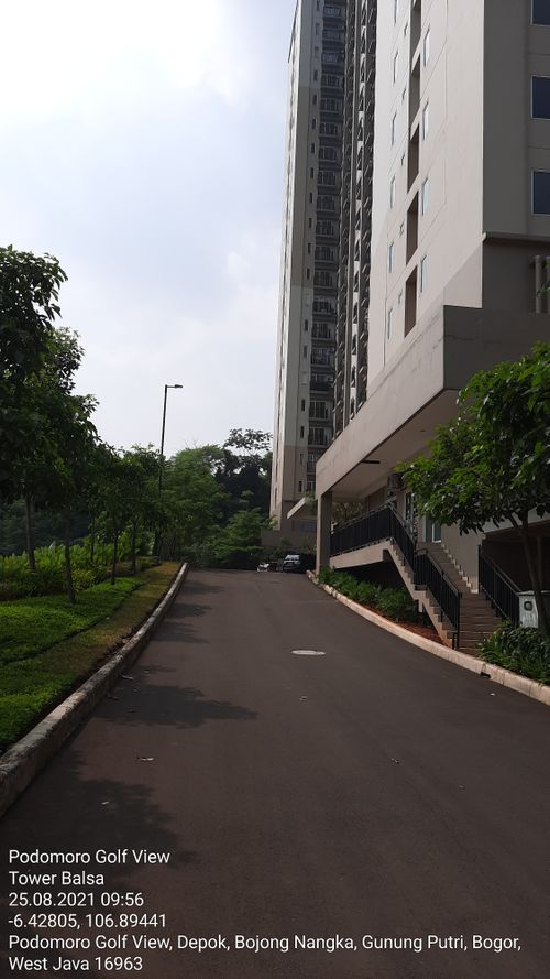foto posisi tengah perumahan APARTEMEN PODOMORO GOLF VIEW