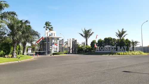 foto gerbang perumahan MOSSEL BAY PAKUWON CITY