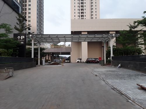 foto gerbang perumahan Southgate Residence