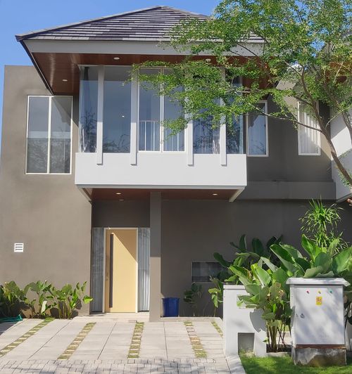 foto tampak rumah tipe EVERGREEN VALLEY perumahan FOREST CERME