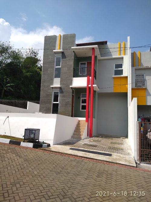 foto tampak rumah tipe 68/120 perumahan PURI MELIA GARDEN