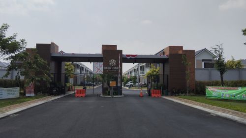 foto gerbang perumahan Summarecon Bekasi - Cluster Burgundy Residence