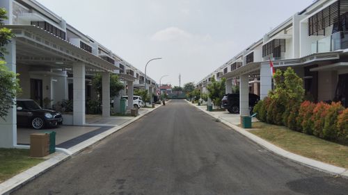 foto posisi tengah perumahan Summarecon Bekasi - Cluster Burgundy Residence