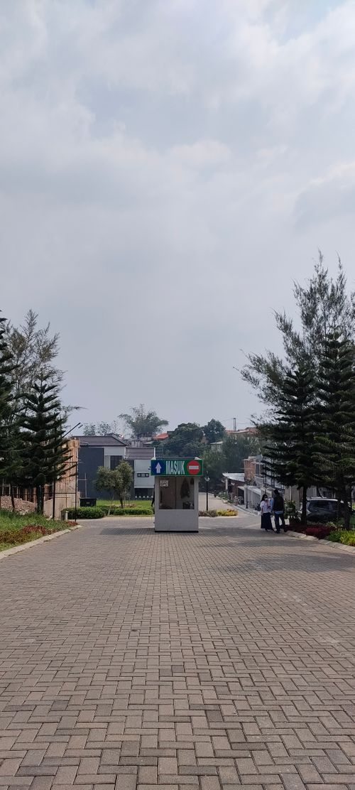 foto posisi tengah perumahan PT Graha Pinus Asri