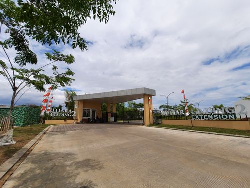 foto gerbang perumahan Mutiara Gading 2