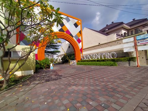 foto gerbang perumahan GKB CENTRO 120
