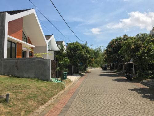 foto posisi tengah perumahan Greenland at Tidar