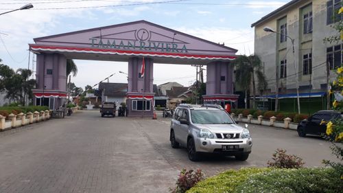 foto gerbang perumahan KOMPLEKS TAMAN RIVIERA