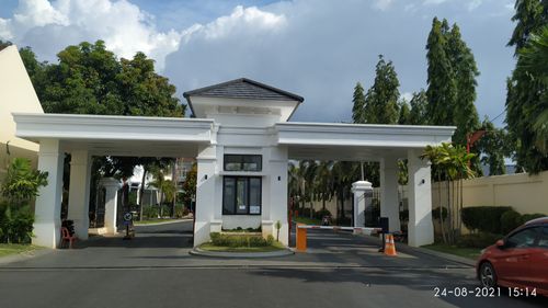 foto gerbang perumahan Puri Mutiara