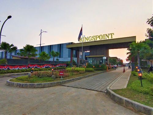 foto gerbang perumahan Kingspoint Private Residences