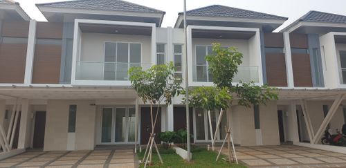 foto contoh rumah perumahan The Riviera