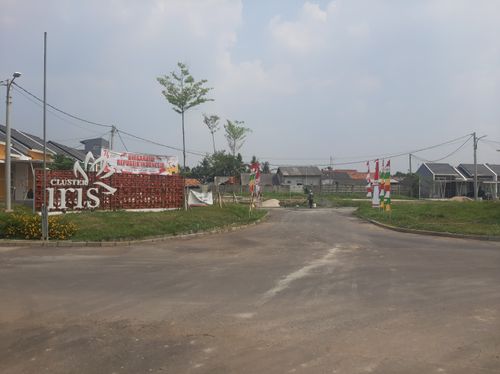 foto gerbang perumahan METLAND CIBITUNG - CLUSTER IRIS