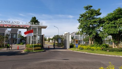 foto gerbang perumahan ADELAIDE GRAND PAKUWON