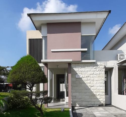 foto tampak rumah tipe VALERIANO perumahan SAFIRA JUANDA RESORT