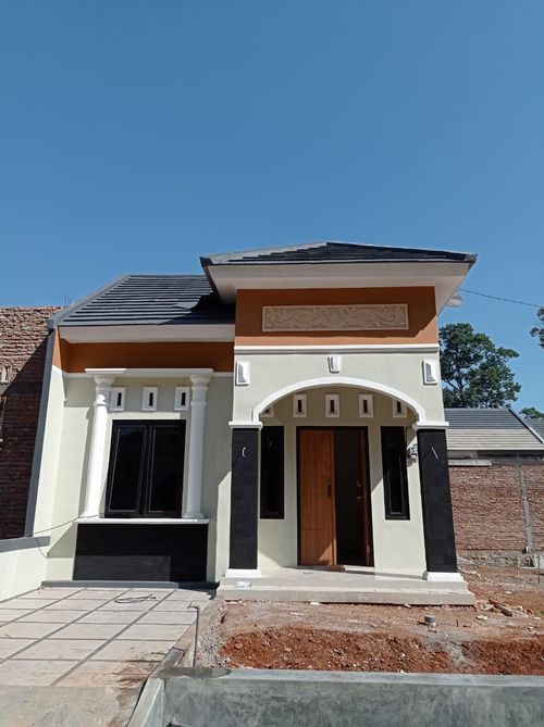 foto tampak rumah tipe 36/121 perumahan GRAHA MANDIRI RESIDENCE