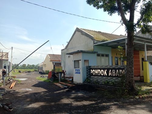 foto gerbang perumahan PERUM PONDOK ABADI 3