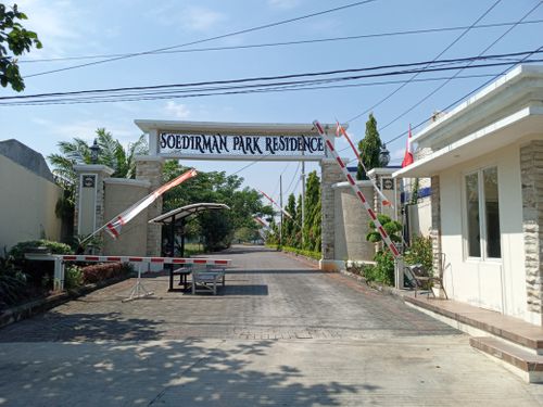 foto gerbang perumahan SOEDIRMAN PARK RESIDENCE