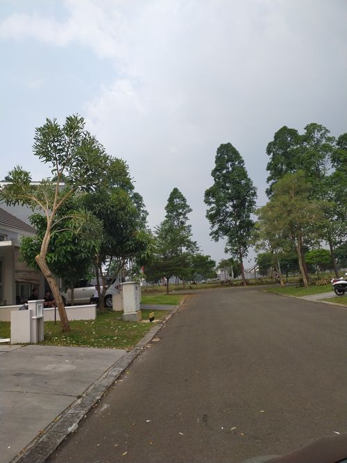 foto posisi tengah perumahan CLUSTER DHANA, SUVARNA SUTERA