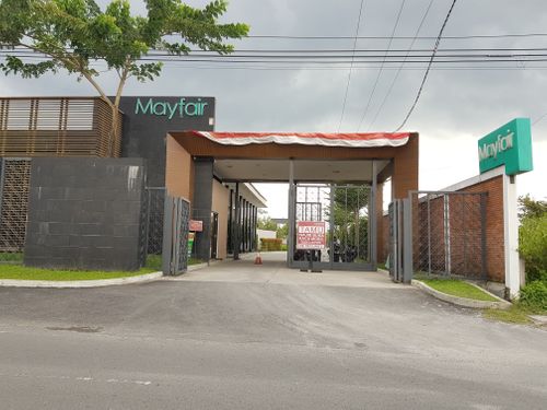 foto gerbang perumahan MAYFAIR RESIDENCE