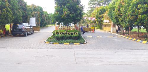 foto gerbang perumahan Grand Victoria 1