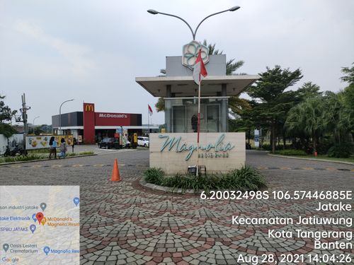 foto gerbang perumahan Magnolia Residence
