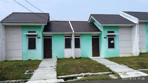foto tampak rumah tipe LILY A perumahan SPRING WOOD (CITRA MAJA RAYA JO)