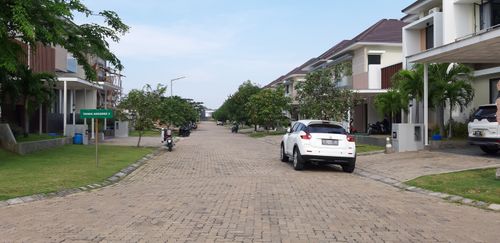 foto posisi tengah perumahan Cluster Taman Anggrek - GRAHA PADMA