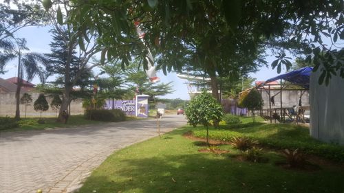 foto gerbang perumahan Cluster Taman Lavender - GRAHA PADMA
