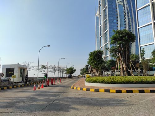 foto gerbang perumahan Apartemen Regatta VA