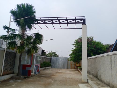 foto gerbang perumahan APARTEMEN EPICENTRUM SEPATAN