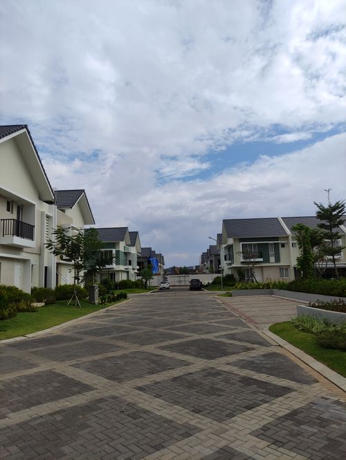 foto posisi tengah perumahan SUMMARECON MUTIARA MAKASSAR CLUSTER BERYL