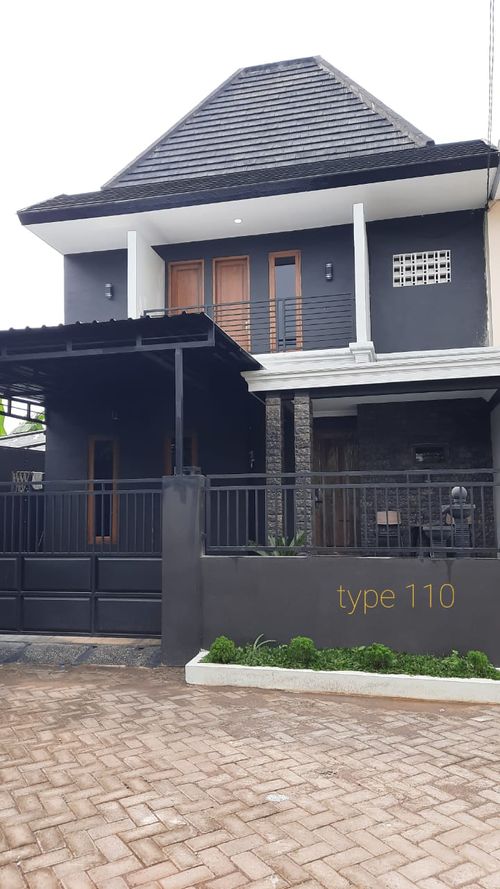 foto tampak rumah tipe 110 perumahan BUMI KURNIA RESIDENCE NGAWI KOTA