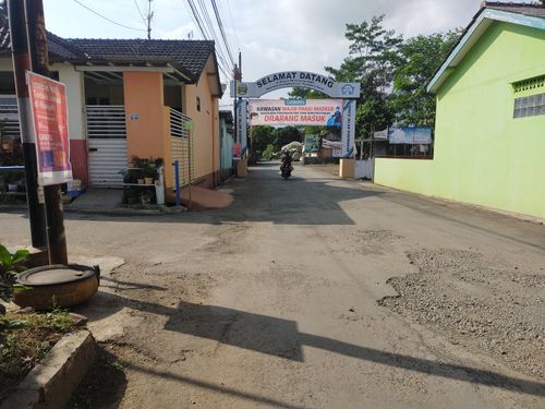 foto gerbang perumahan GRIYA SATRIA MANDALATAMA KARANGLEWAS LOR