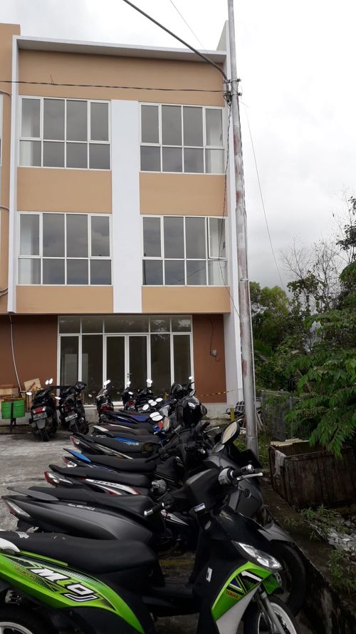 foto tampak rumah tipe Ruko 7 x 20 perumahan Centra Bizpark 2