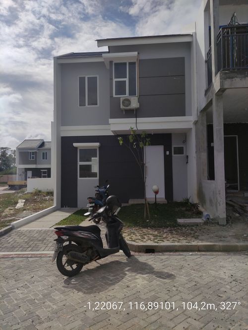 foto tampak rumah tipe 47 perumahan Grand City Balikpapan Cluster Hayfield