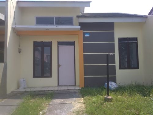 foto tampak rumah tipe 30/80 perumahan Golden Kirana