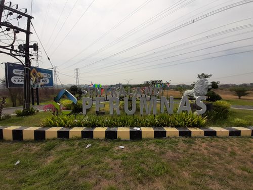 foto gerbang perumahan Sentraland Ruko