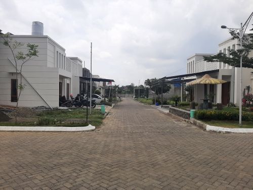 foto posisi tengah perumahan SAPPHIRE MANSION