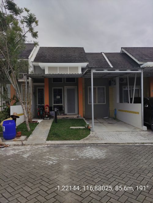 foto tampak rumah tipe 56 perumahan Grand City Balikpapan Cluster Forestville