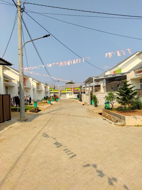 foto posisi tengah perumahan KIRANA INDAH RESIDENCE