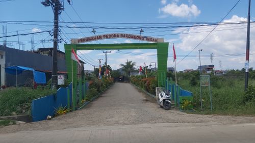 foto gerbang perumahan PESONA BAROMBONG INDAH