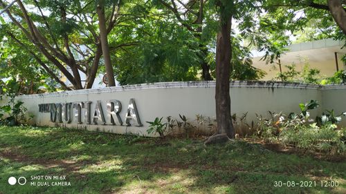 foto gerbang perumahan THE MUTIARA