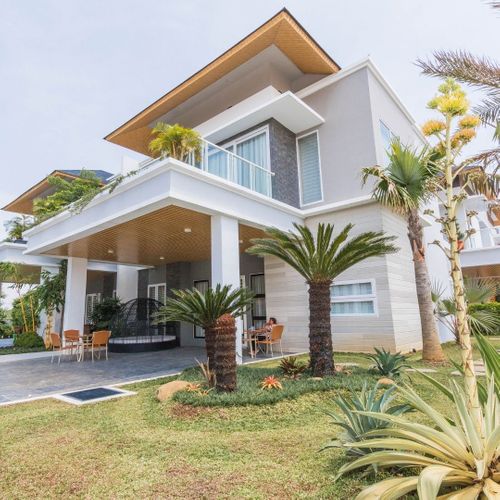foto tampak rumah tipe Vuitton perumahan Givency One Tahap III