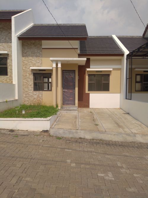 foto tampak rumah tipe Tangkuban Parahu /45 - 110 perumahan GREENVILLE GOFUR